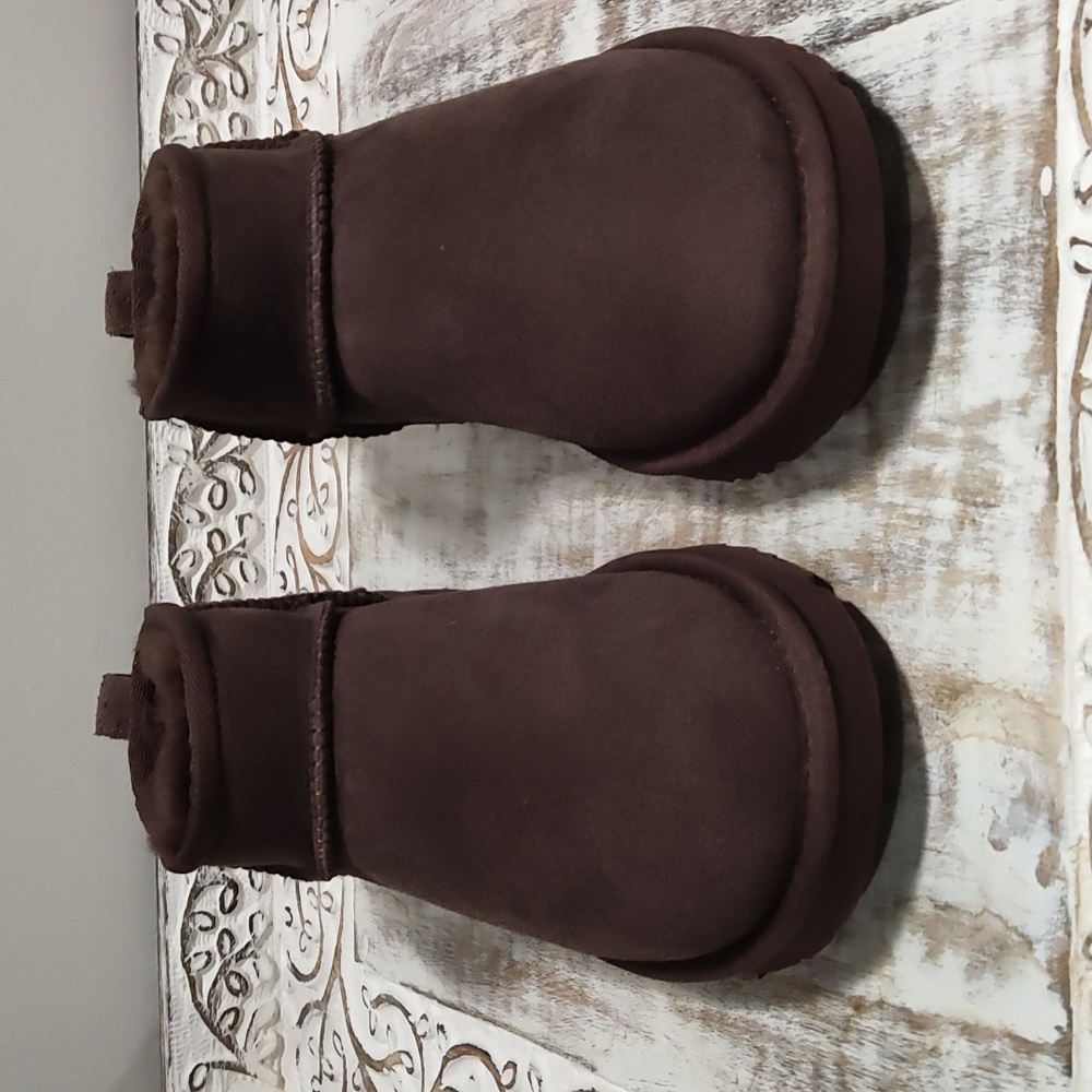 UGG Classic Ultra Mini Boot Dark Brown Size 6